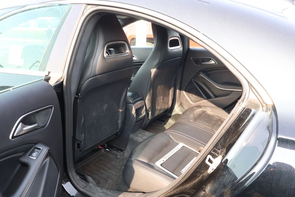 2014 Mercedes-Benz CLA 250 29