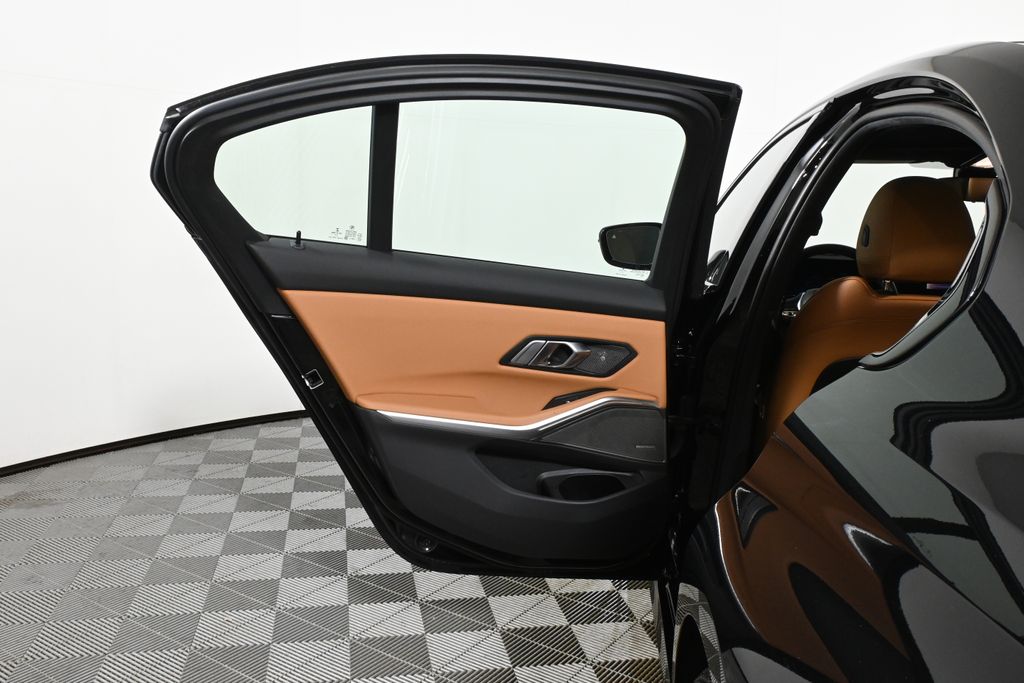 Thumbnail: 2023 BMW 3 Series - 29