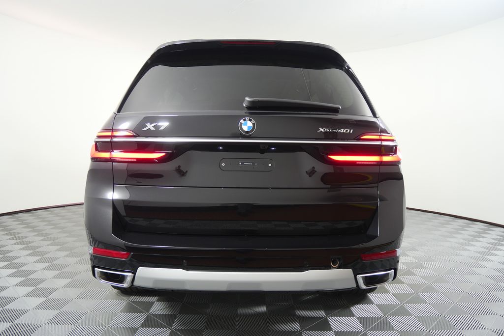 Thumbnail: 2026 BMW X7 - 4