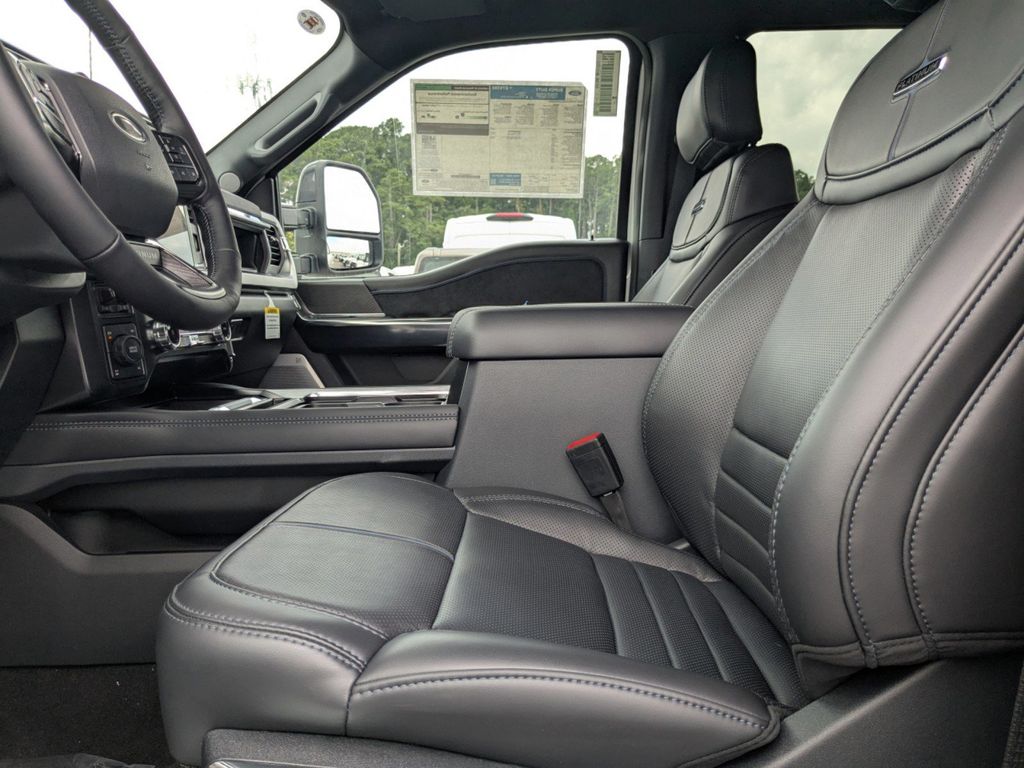 2025 Ford F-250 Super Duty Platinum