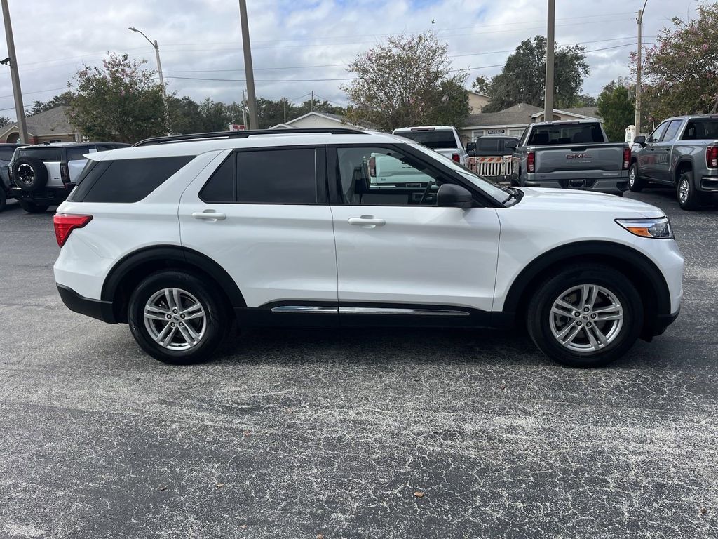 2023 Ford Explorer XLT 4