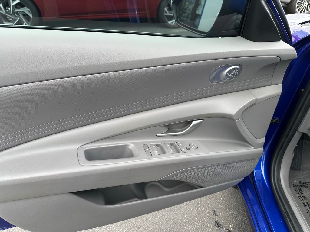 Used 2024 Blue Hyundai SE image 11