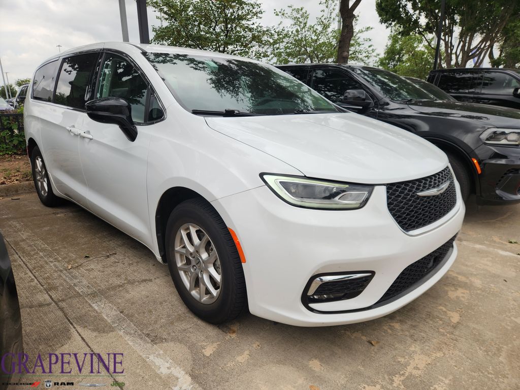 Bright White Clearcoat 2024 Chrysler Pacifica Minivan Front-Wheel Drive 9-Speed Automatic
