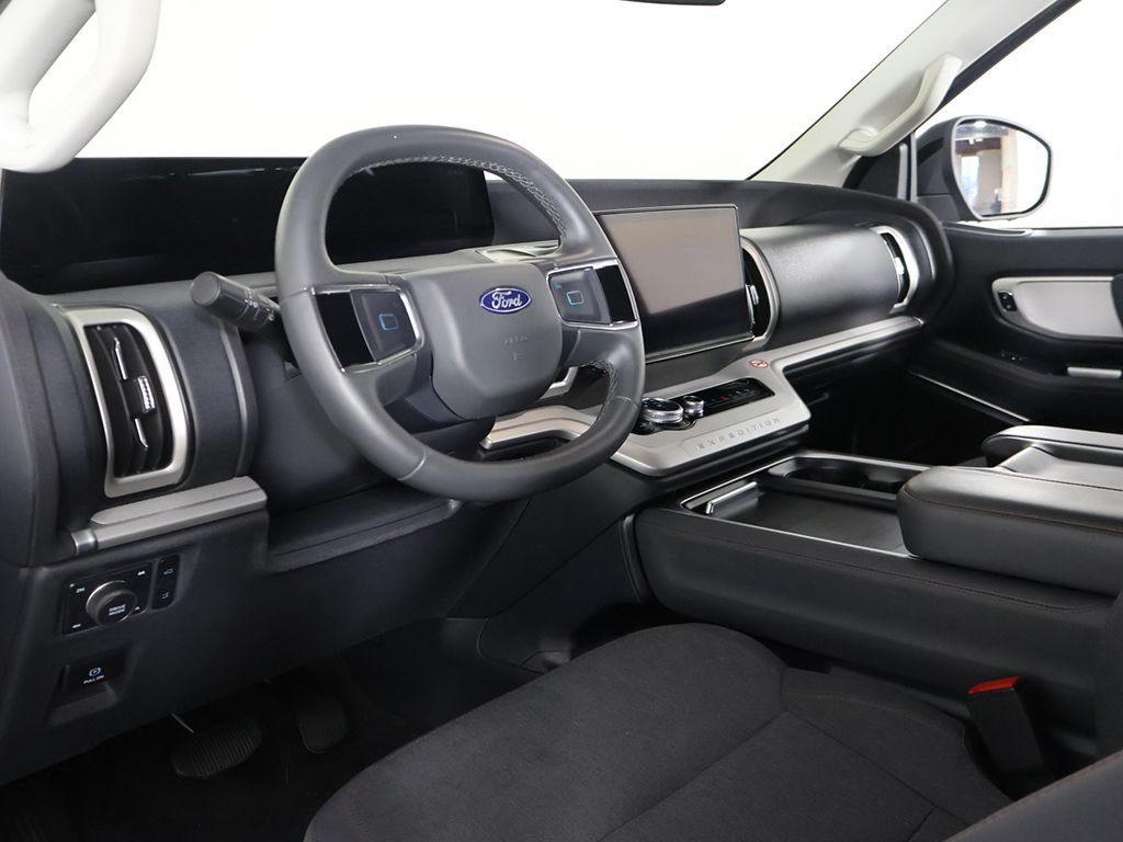 Used 2025 Silver Ford Active image 27