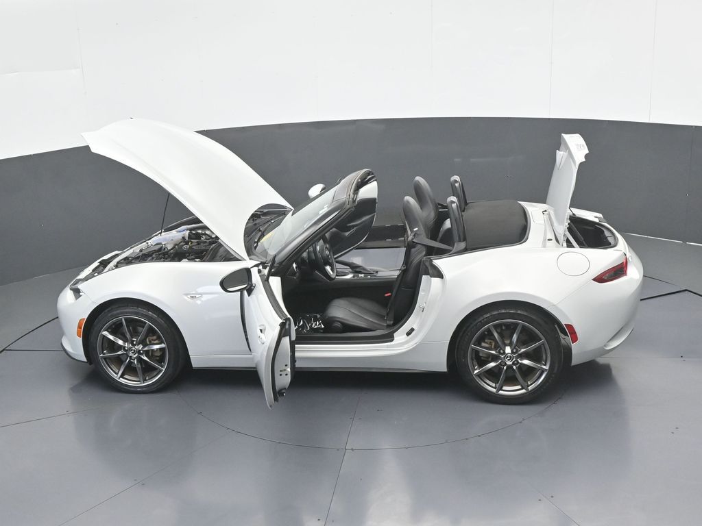 Used 2016 Ceramic Metallic Mazda Grand Touring image 60