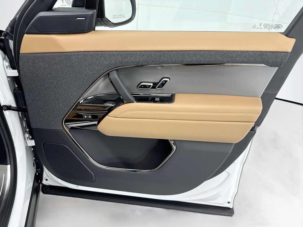 Thumbnail: 2026 Land Rover Range Rover Sport - 25