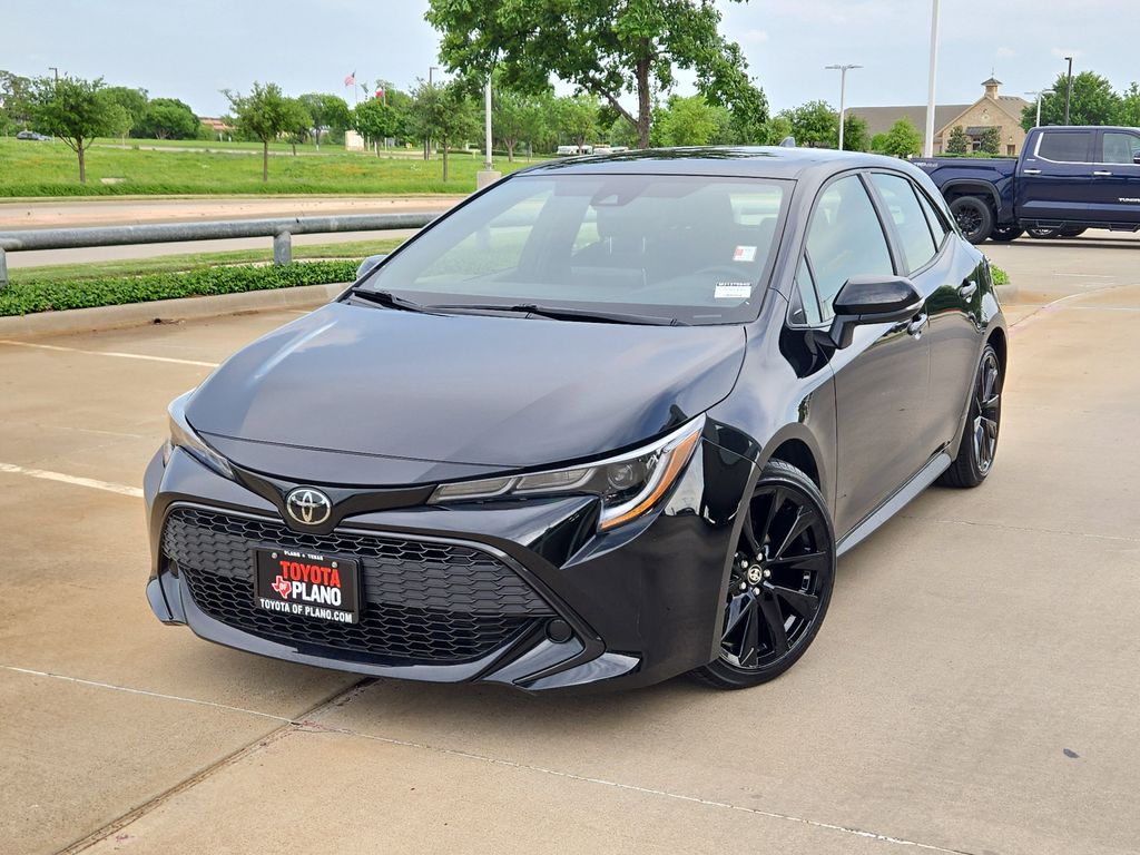 Midnight Black Metallic 2021 Toyota Corolla Hatchback SE Nightshade Edition FWD Hatchback Front-Wheel Drive Continuously Variable Transmission