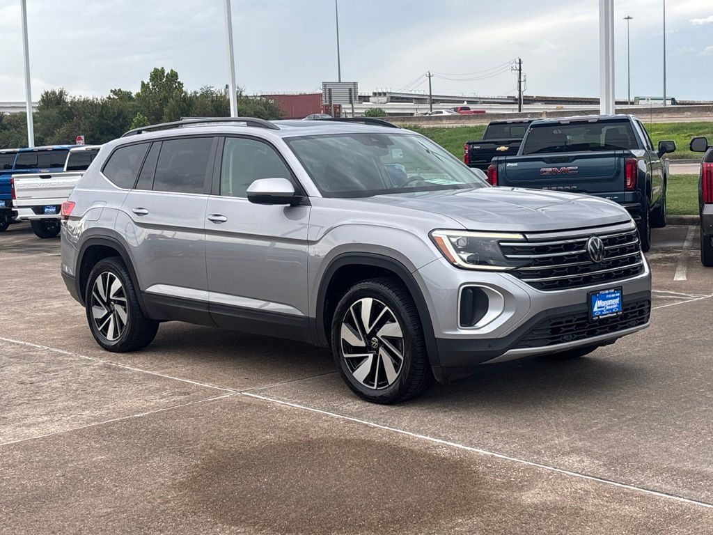 2024 Volkswagen Atlas 2.0T SE w/Technology White at DeMontrond Gulf Freeway