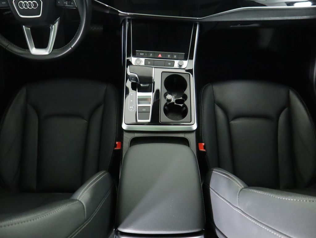 Thumbnail: 2022 Audi Q8 - 16