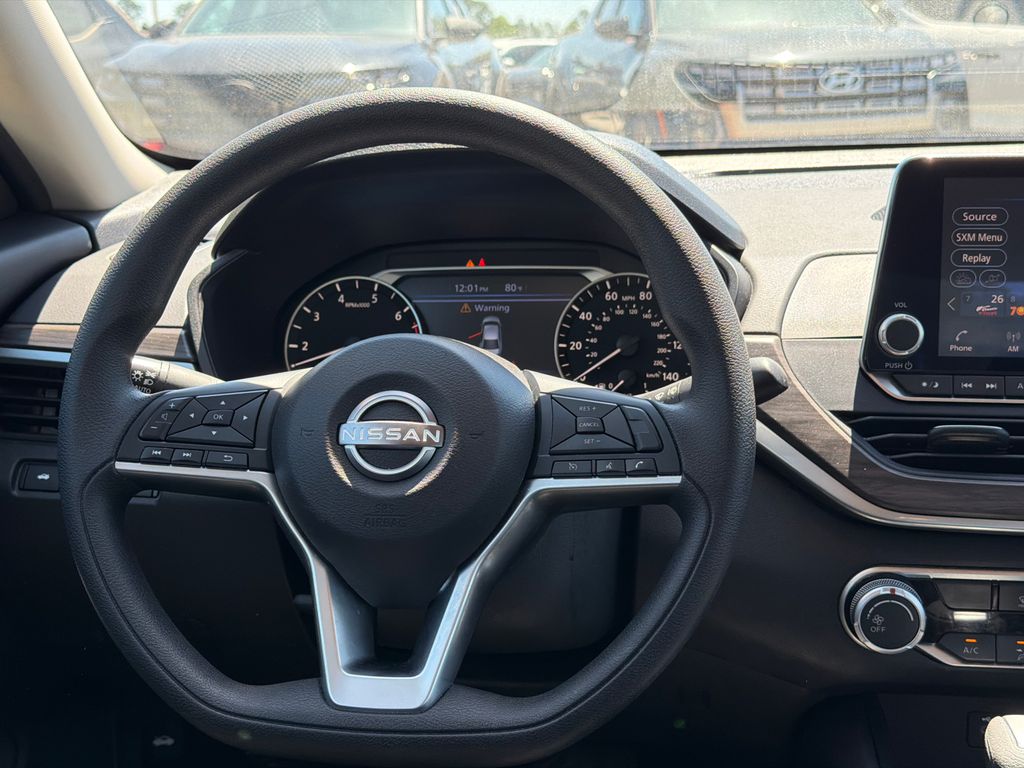 Used 2025 White Nissan 2.5 SV image 23