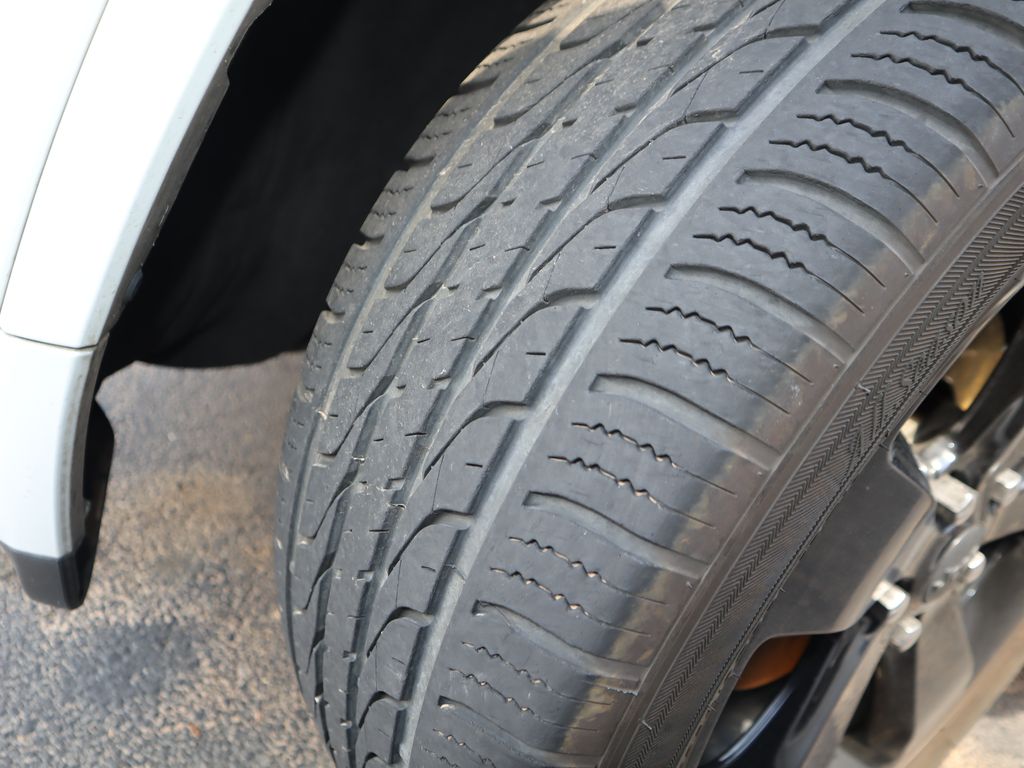 Thumbnail: 2015 Jeep Grand Cherokee - 13