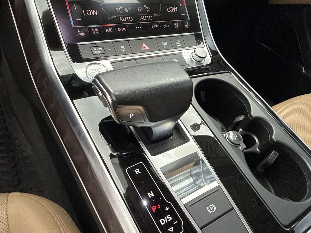 Thumbnail: 2019 Audi Q8 - 20