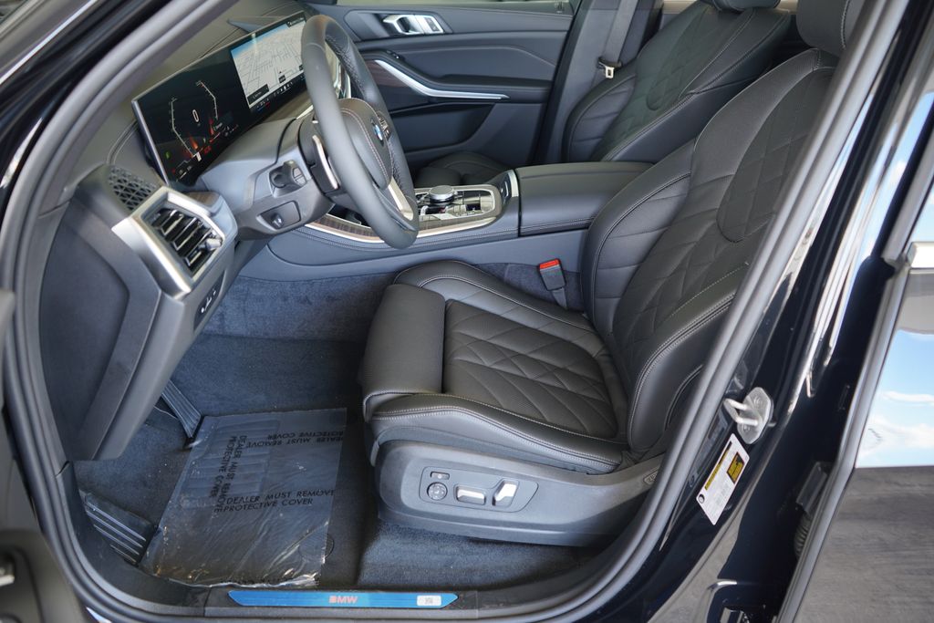 Thumbnail: 2026 BMW X5 - 10