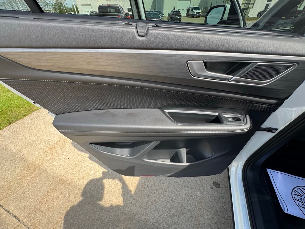 Used 2025 Volkswagen Atlas Cross Sport SUV