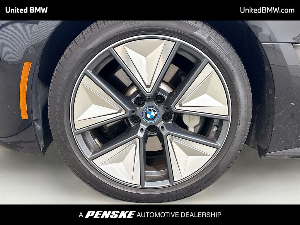 Thumbnail: 2023 BMW i4 - 2