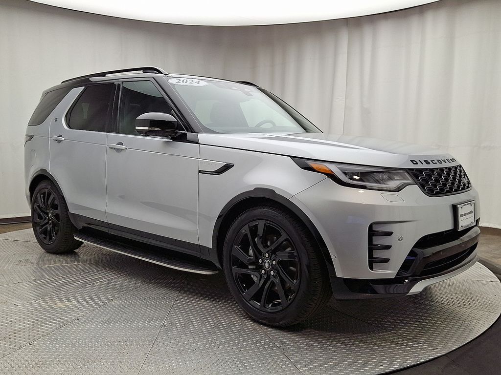 Thumbnail: 2024 Land Rover Discovery - 3