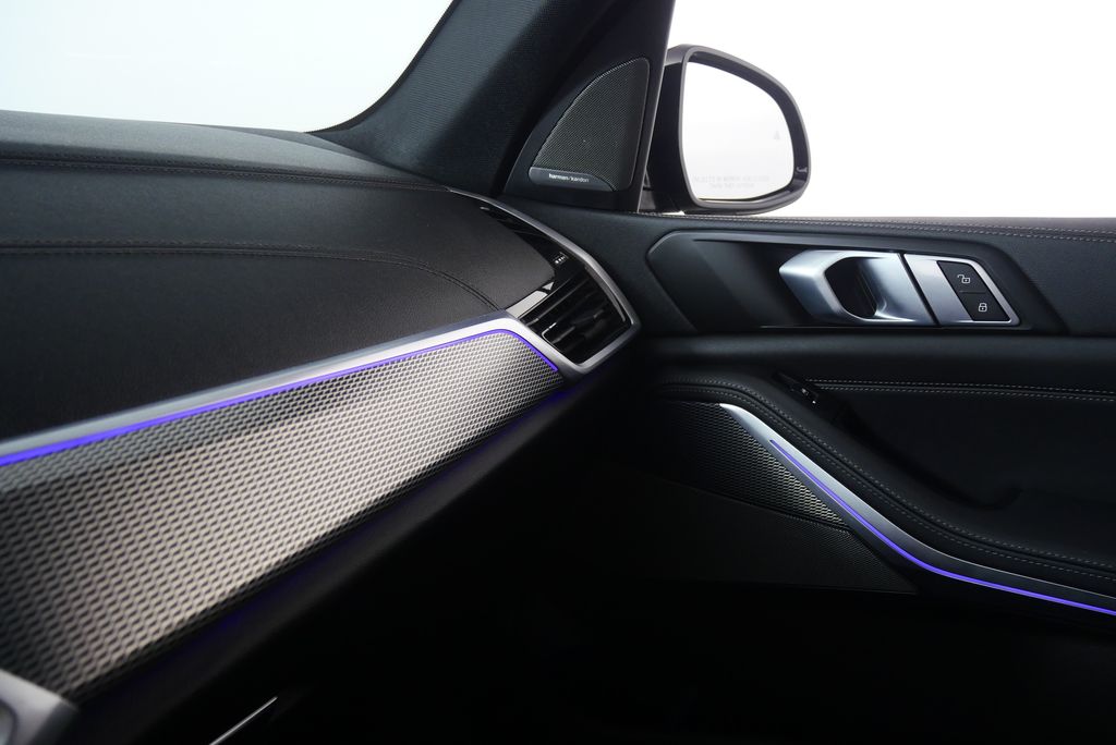 Thumbnail: 2023 BMW X5 - 29