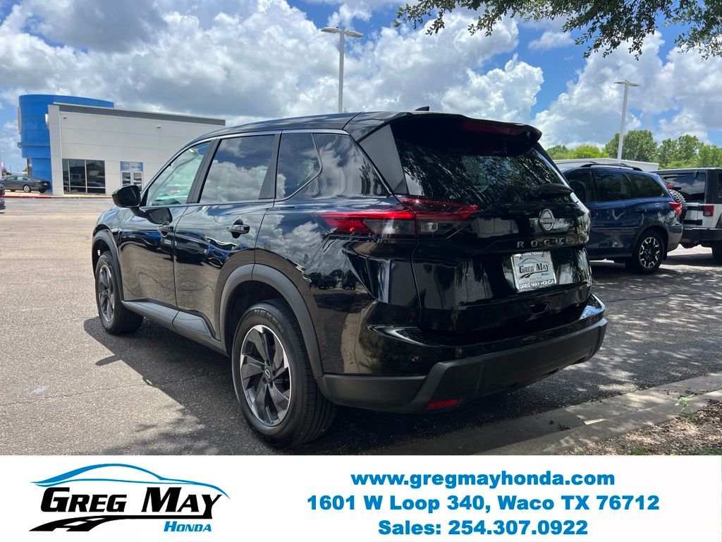 2024 Nissan Rogue SV - 4