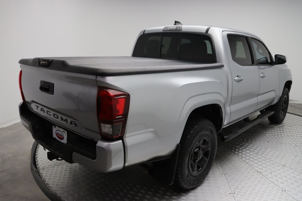 2022 Toyota Tacoma SR 8