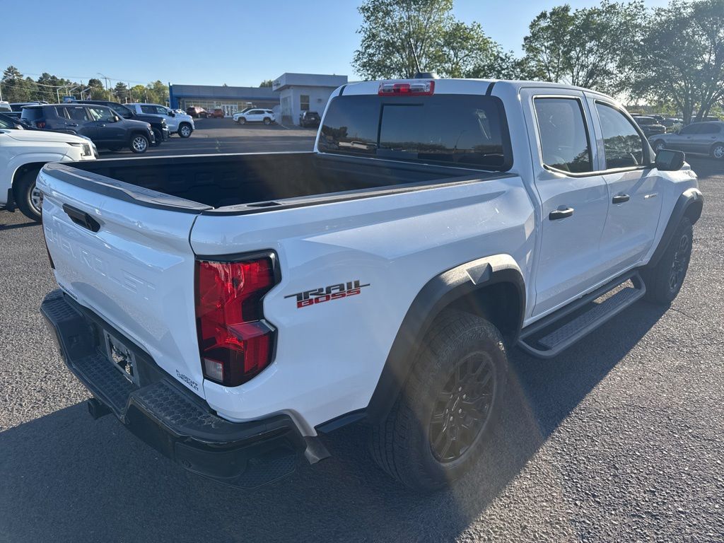 View vehicle photo 5