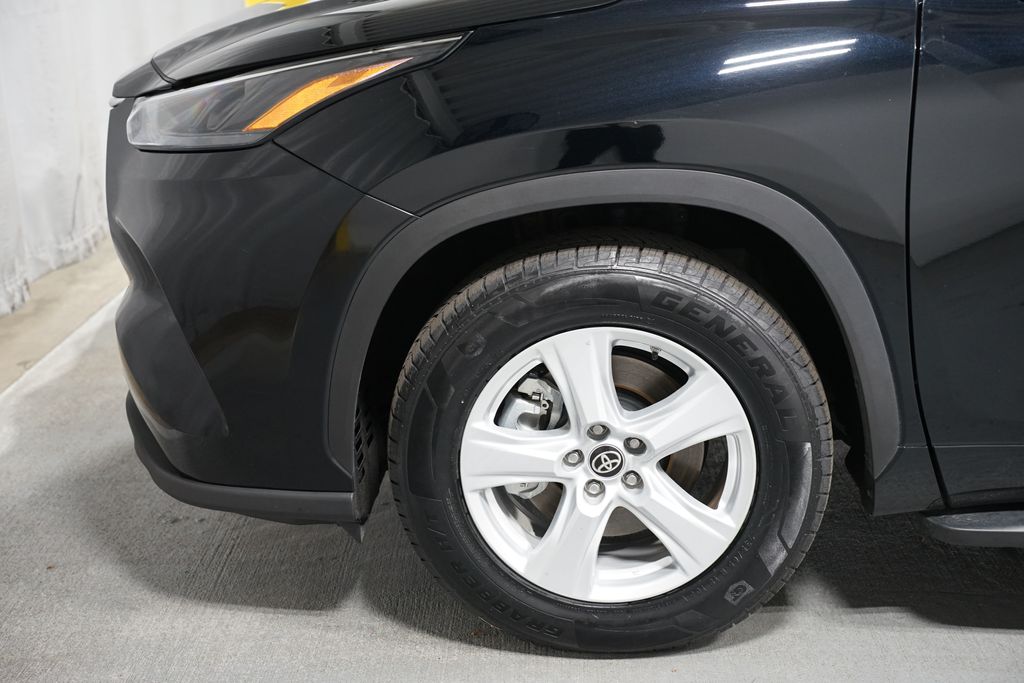 Thumbnail: 2024 Toyota Highlander - 5