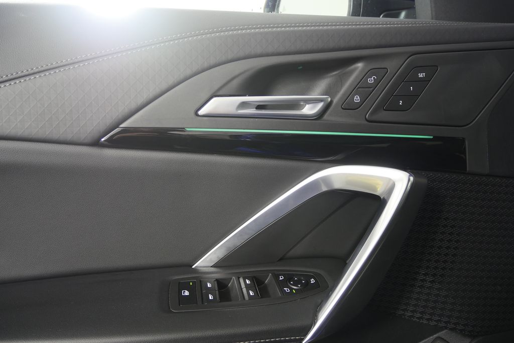 Thumbnail: 2025 BMW X2 - 8