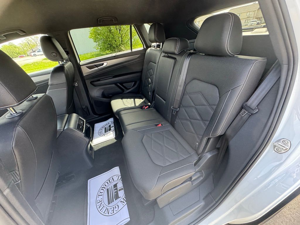 Used 2025 Volkswagen Atlas Cross Sport SUV