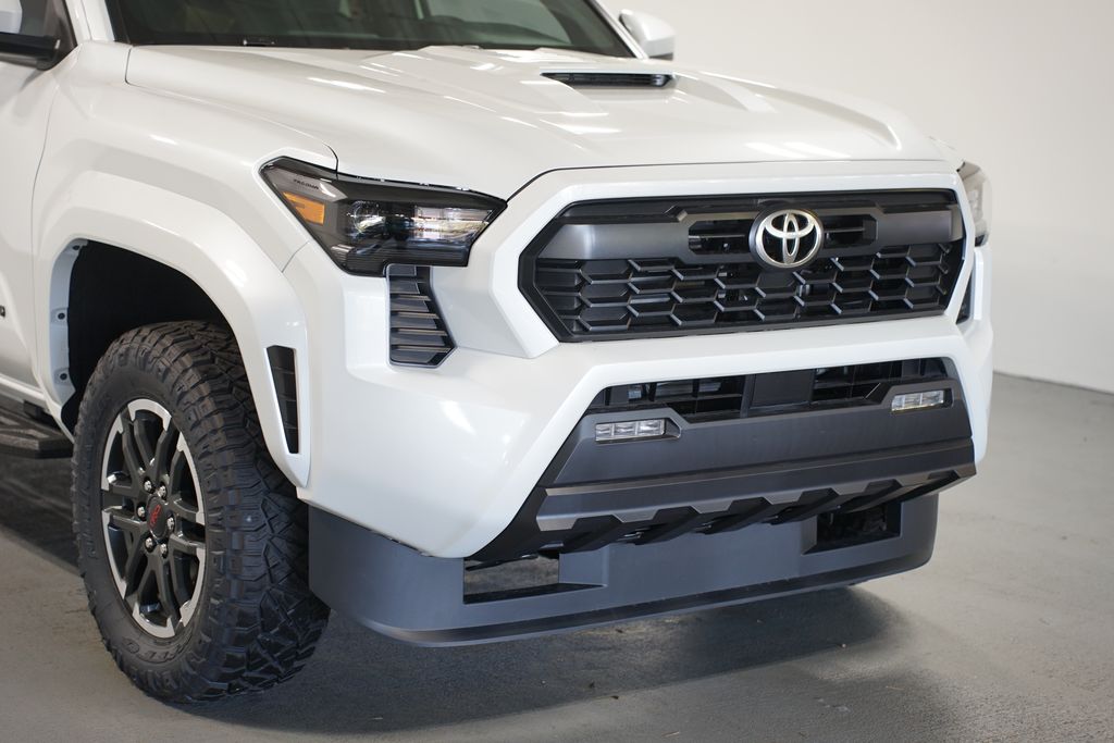 Thumbnail: 2025 Toyota Tacoma - 4
