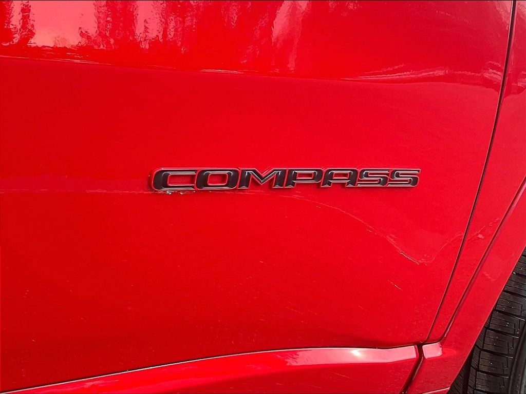 2023 Jeep Compass — photo 29