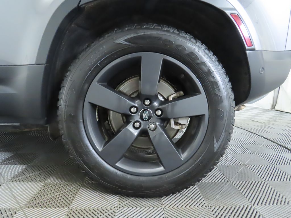 Thumbnail: 2022 Land Rover Defender - 31