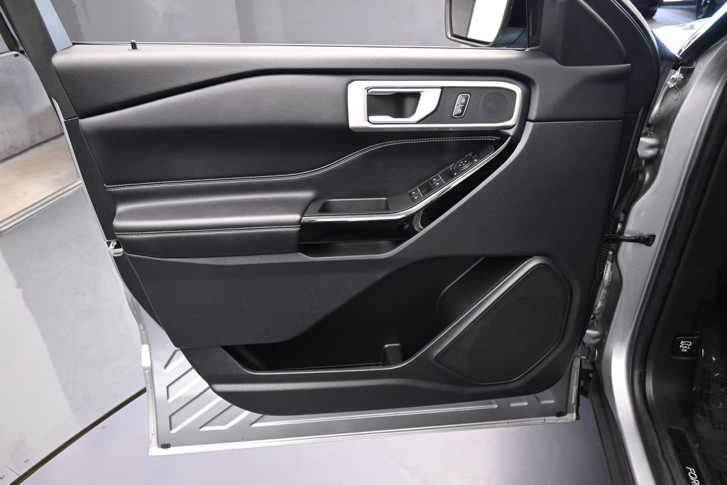 2023 Ford Explorer ST - Photo 12