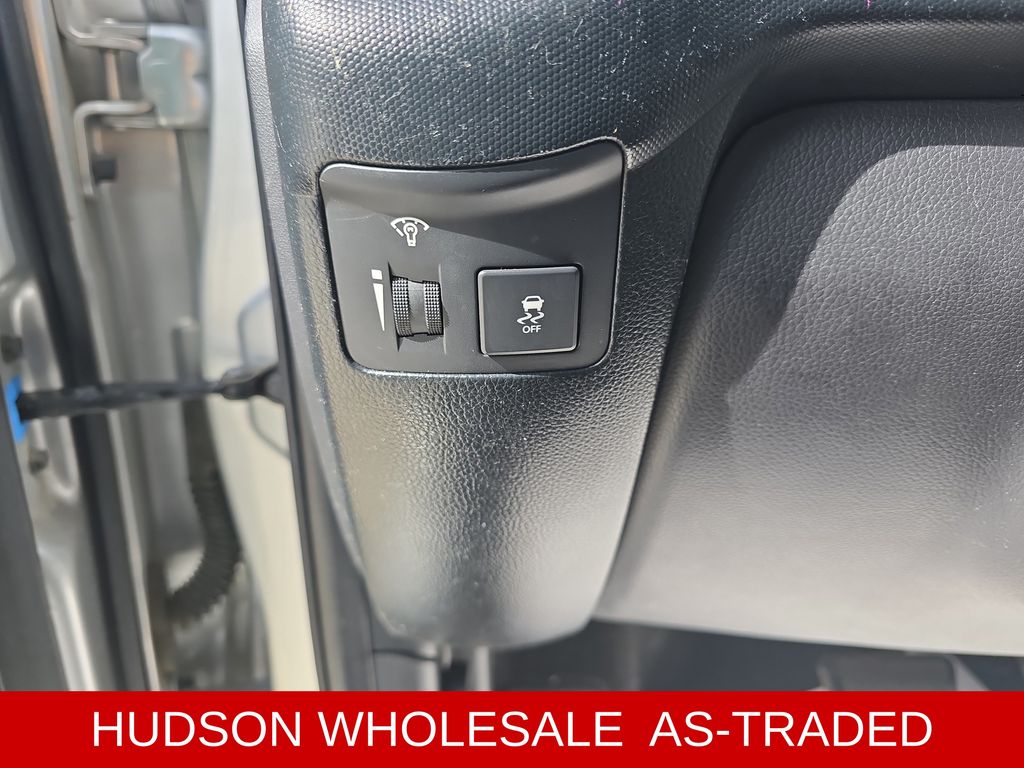 2012 Bright Silver Kia Soul Base FWD Hatchback