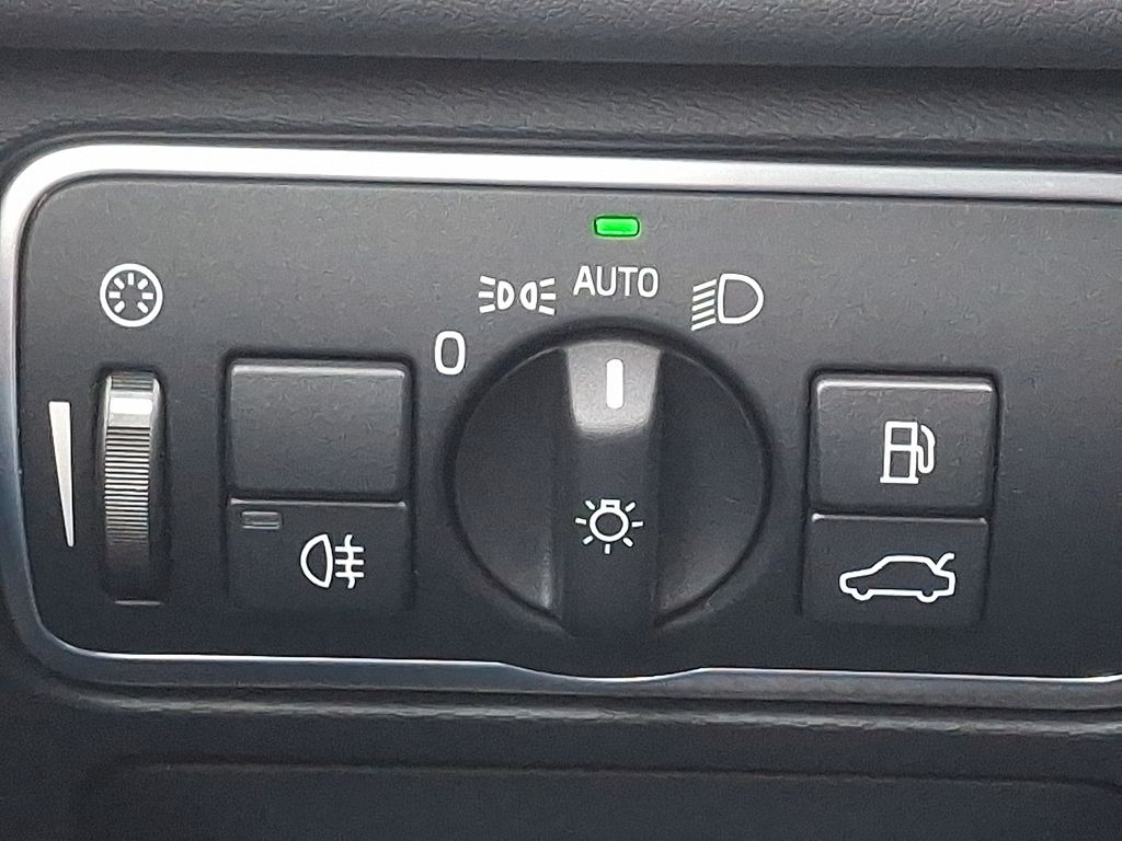 Thumbnail: 2015 Volvo XC60 - 25