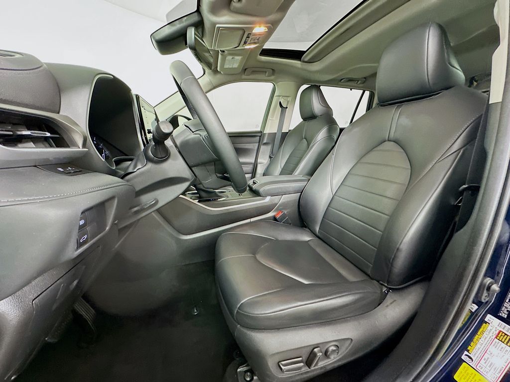 Thumbnail: 2020 Toyota Highlander - 20