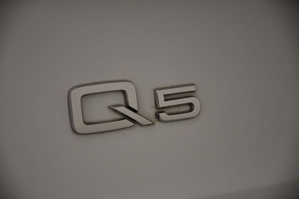 2022 Audi Q5 e Premium 9