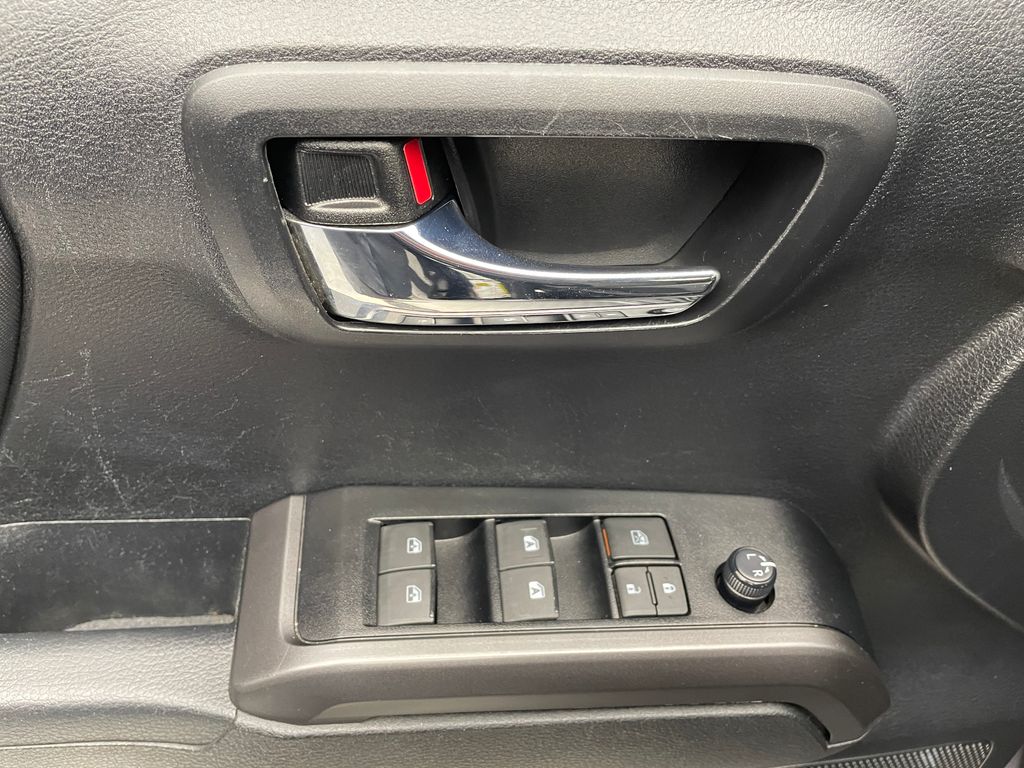 Thumbnail: 2022 Toyota Tacoma - 10