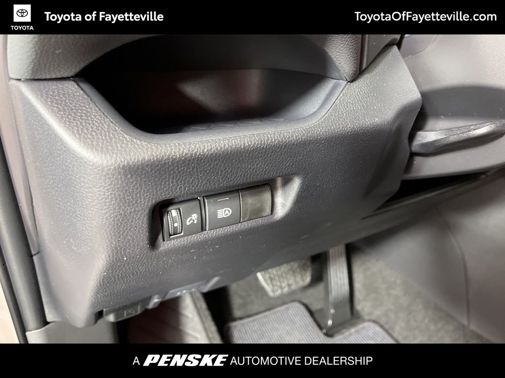 Thumbnail: 2025 Toyota RAV4 - 27