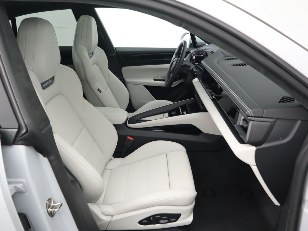 Thumbnail: 2025 Porsche Macan - 23