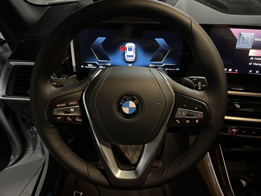 Thumbnail: 2026 BMW X5 - 14