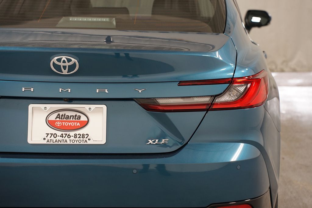 Thumbnail: 2025 Toyota Camry - 9