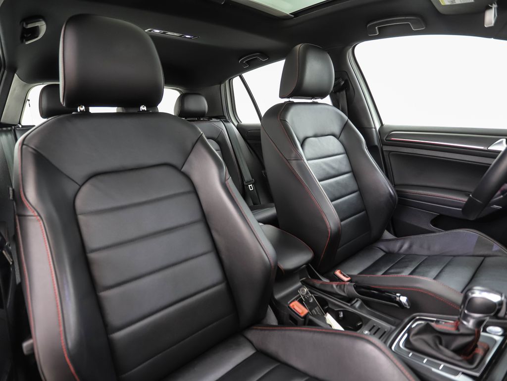 Thumbnail: 2019 Volkswagen Golf - 31