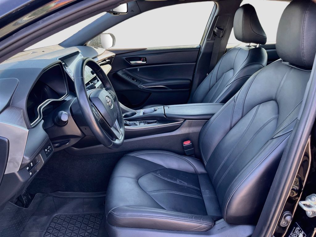 Used 2020 Black Toyota XLE Plus image 20