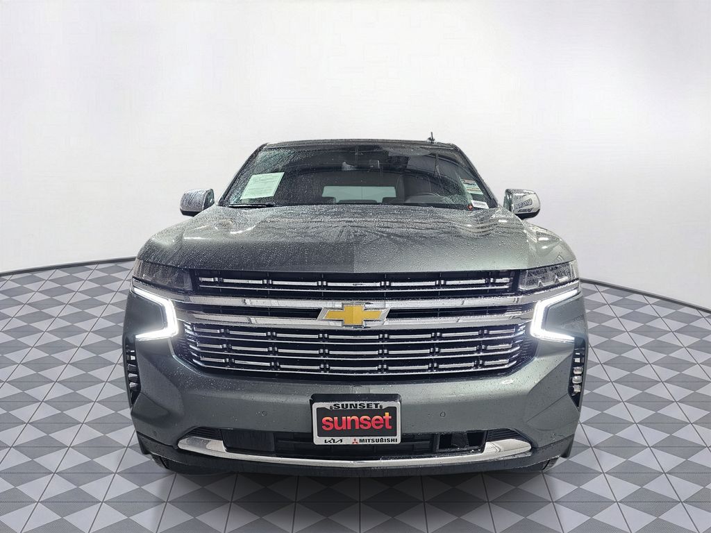 Used 2023  Chevrolet Premier image 2