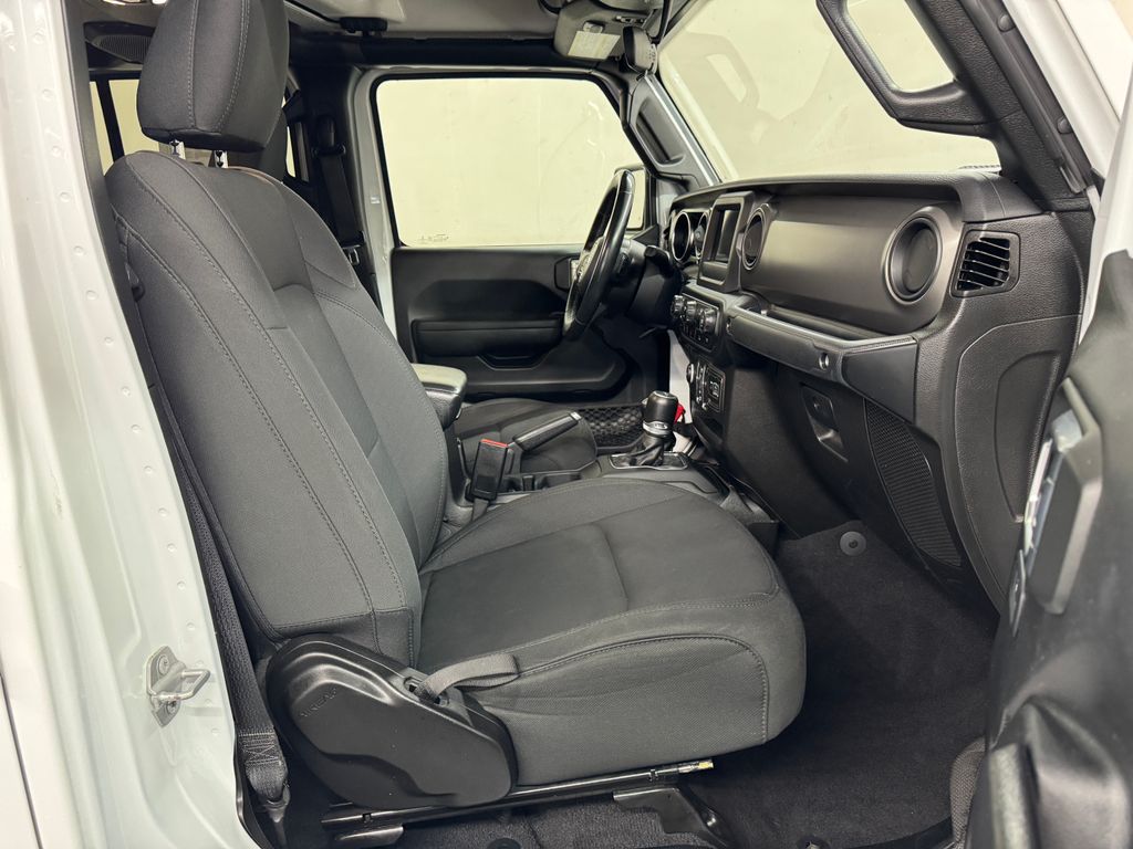 2022 Jeep Gladiator Sport