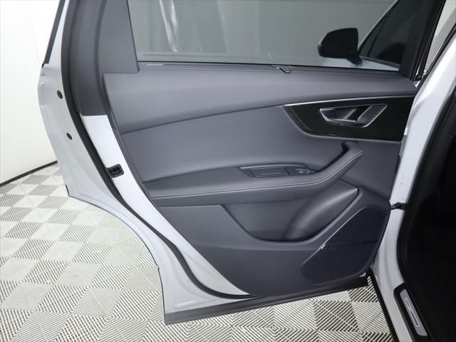 Thumbnail: 2025 Audi Q7 - 26