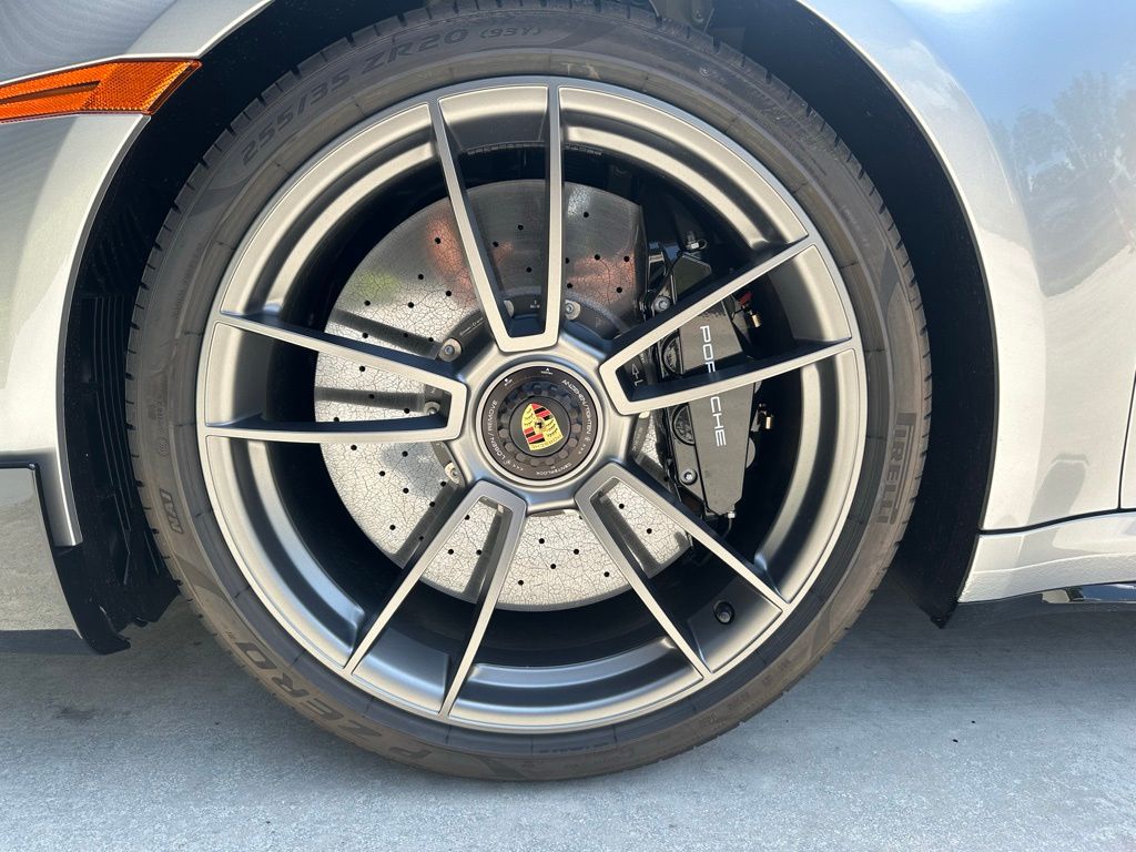 Thumbnail: 2024 Porsche 911 - 29