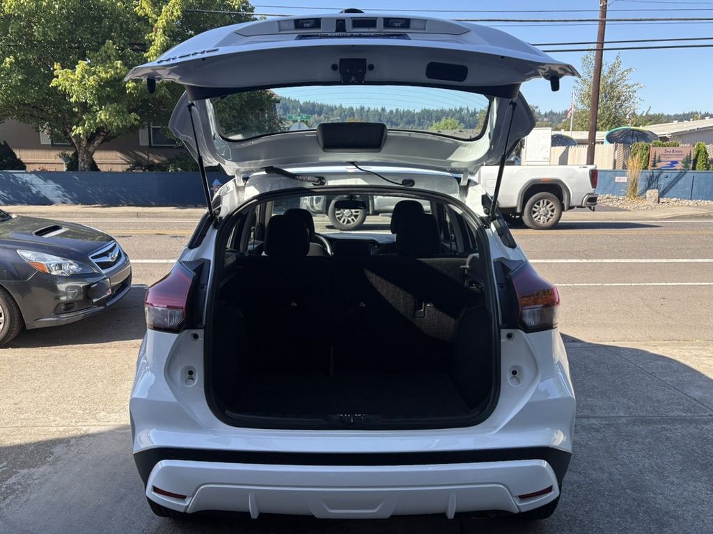 2024 Nissan Kicks S