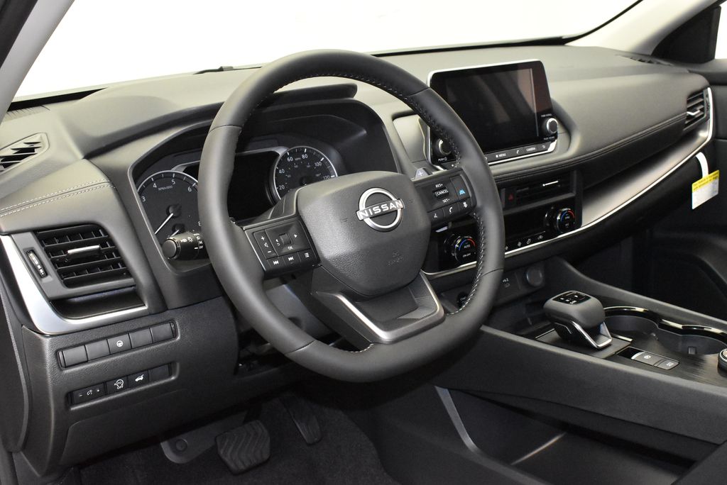 2025 Nissan Rogue SV 15