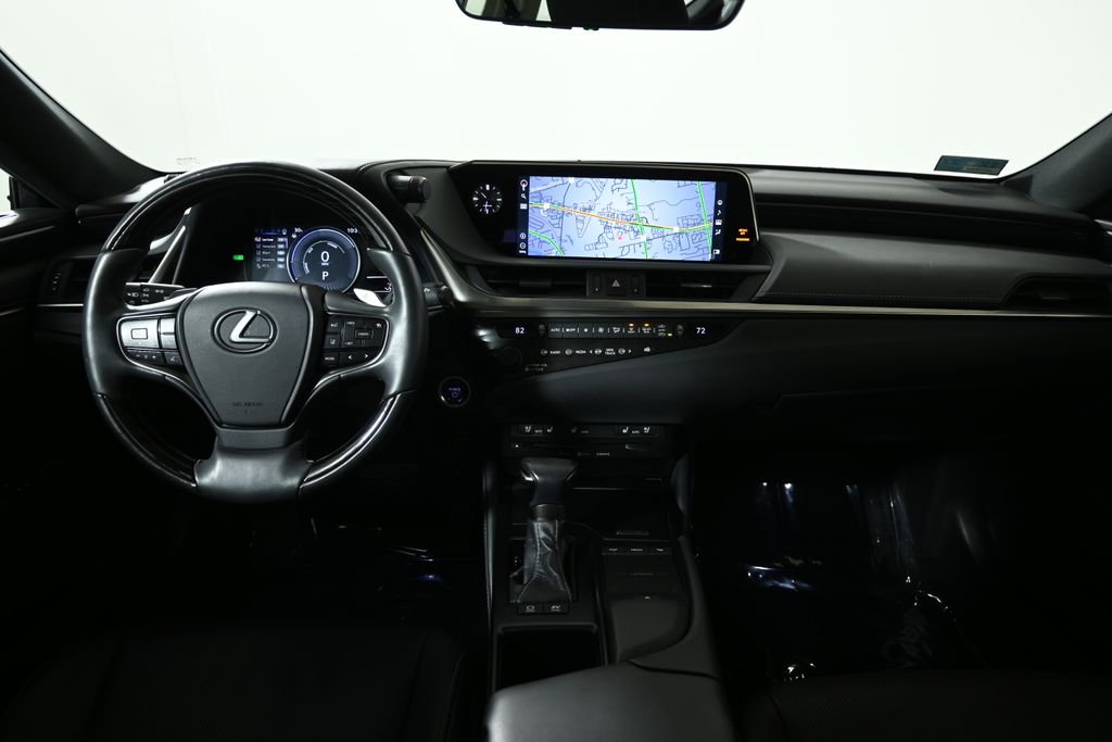 Thumbnail: 2020 Lexus ES - 17