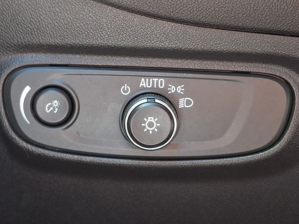 used 2024 Chevrolet Equinox car, priced at $23,354